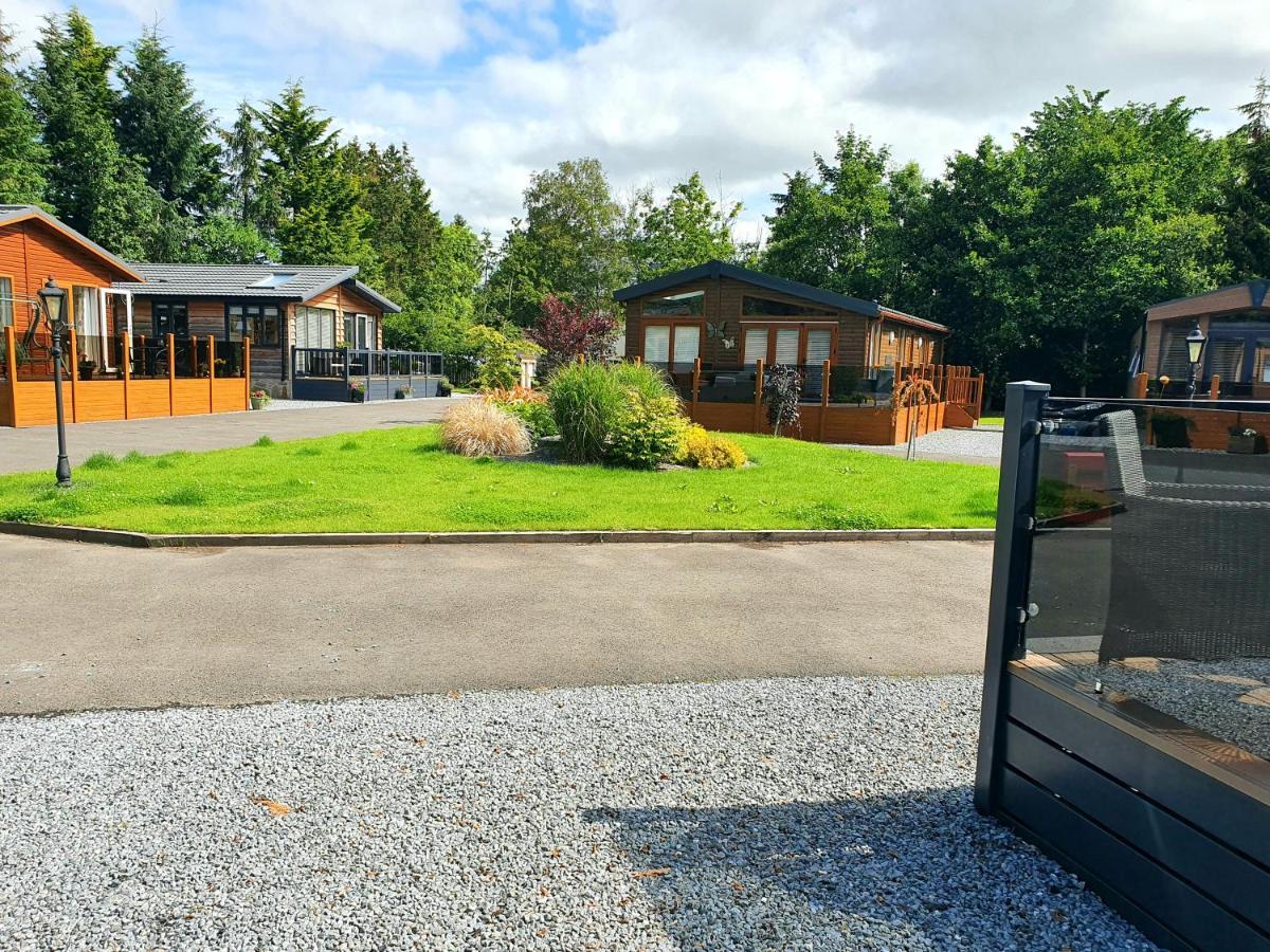 Grand Eagles Luxury Lodge, Auchterarder Perth Exterior photo